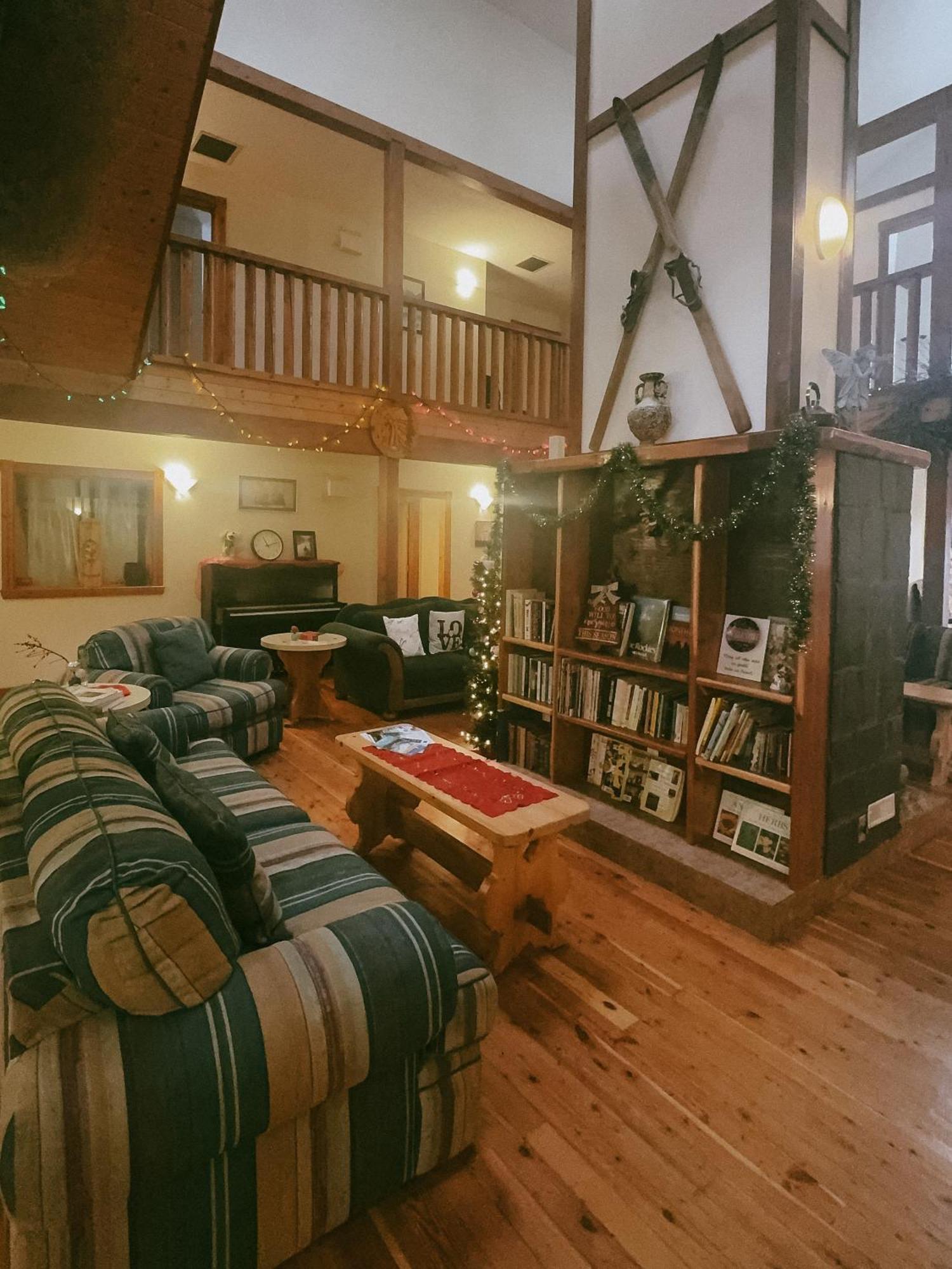 Alpine Meadows Lodge Golden Eksteriør bilde