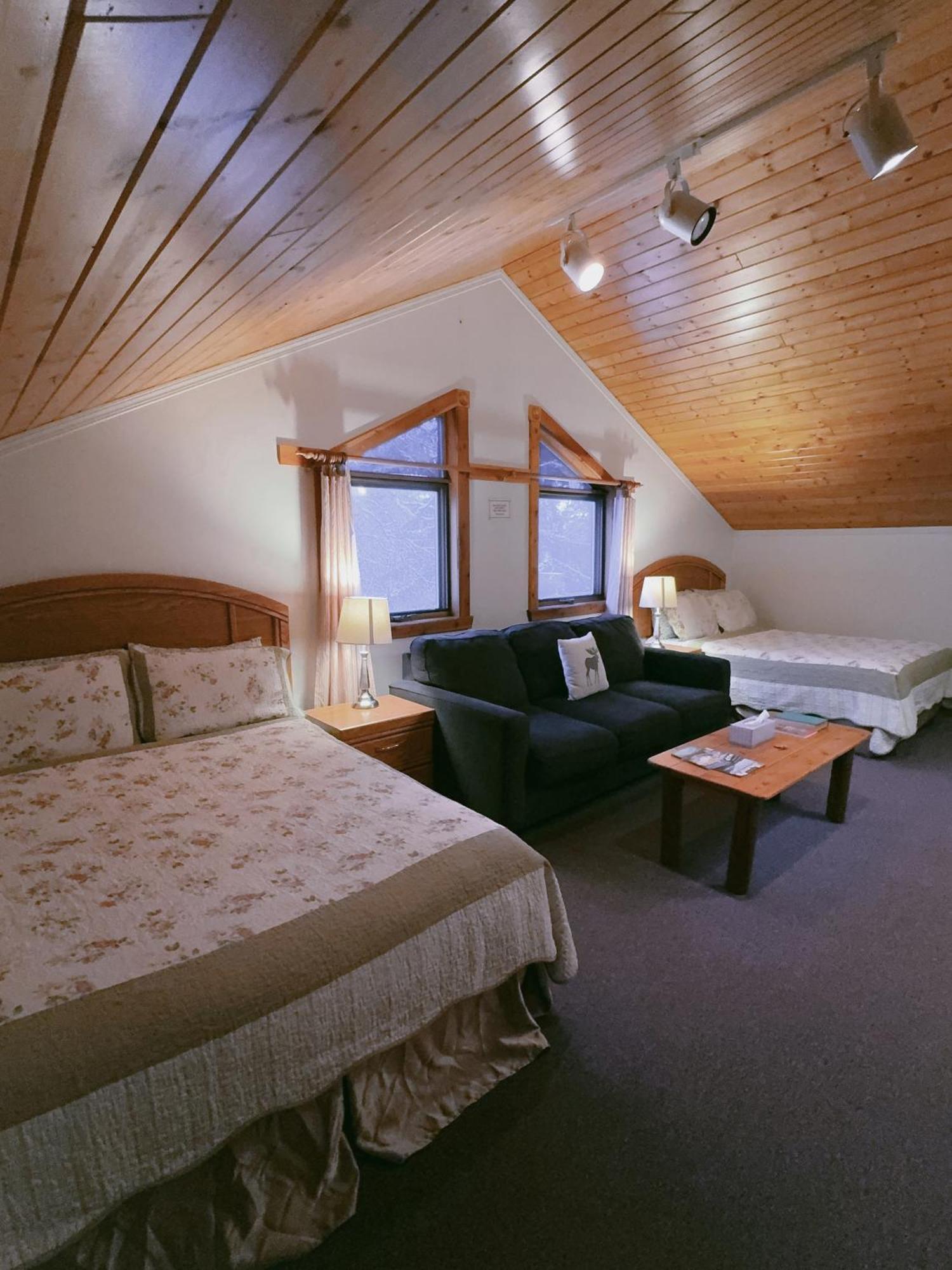 Alpine Meadows Lodge Golden Eksteriør bilde