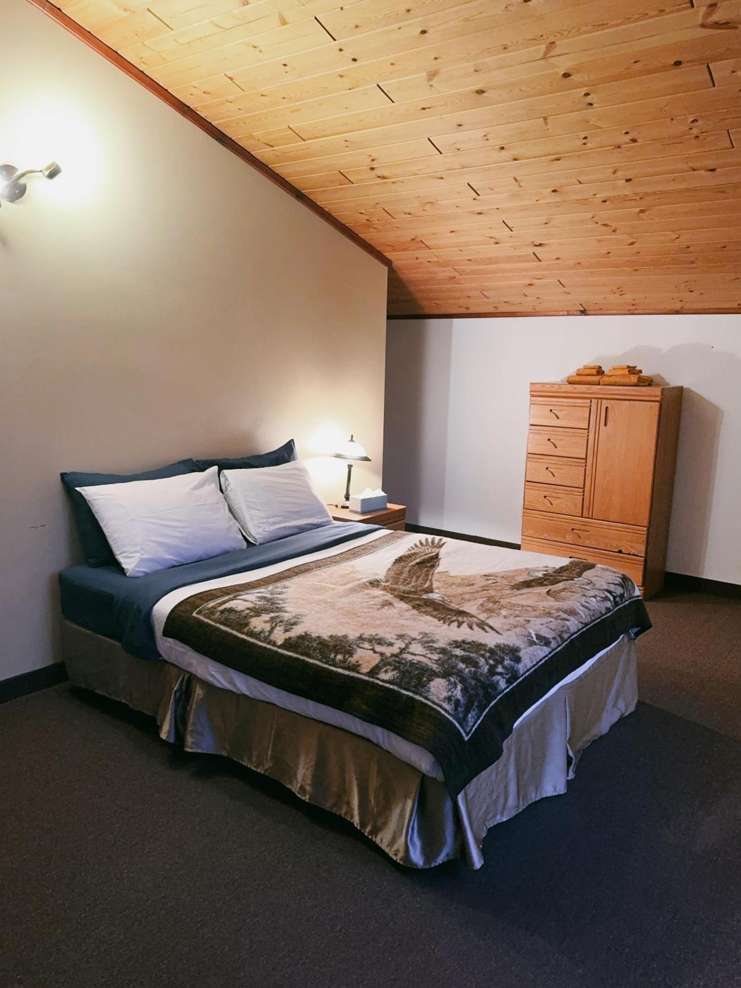 Alpine Meadows Lodge Golden Eksteriør bilde