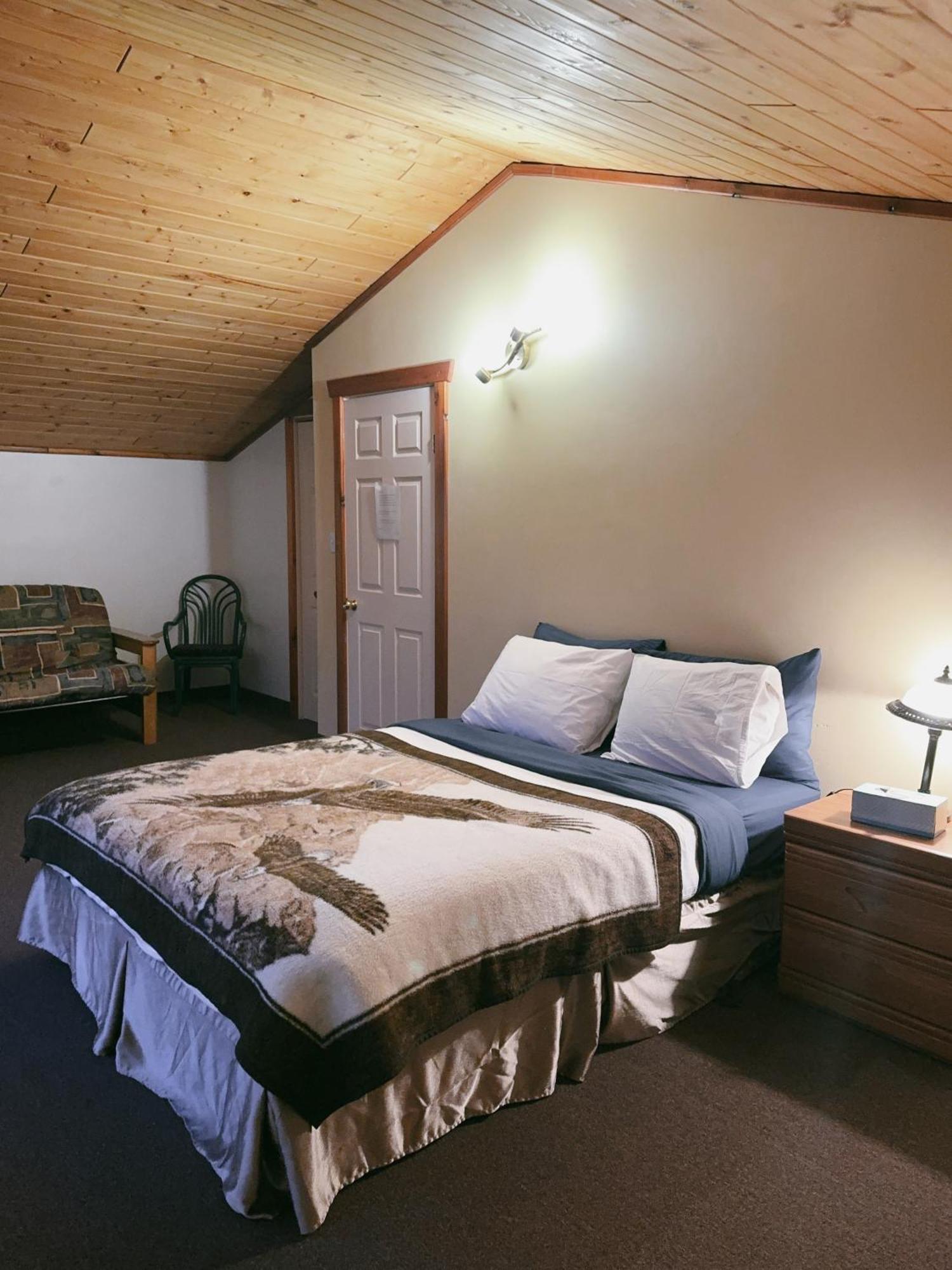 Alpine Meadows Lodge Golden Eksteriør bilde